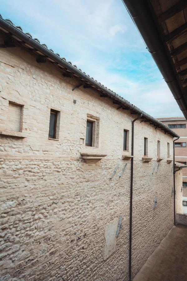 Affittacamere L'Alunno Foligno Bagian luar foto